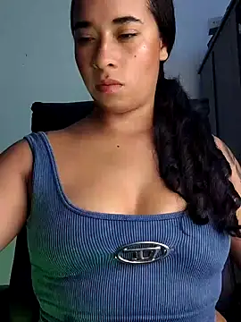 Snapshot of Valenn_fernandez chatting on April 6, 2026, 4:52 pm Valenn fernandez online show from April 6, 2026, 4:52 pm
