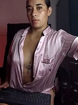 Snapshot of Valenn_fernandez chatting on April 8, 2026, 5:29 am Valenn fernandez online show from April 8, 2026, 5:29 am
