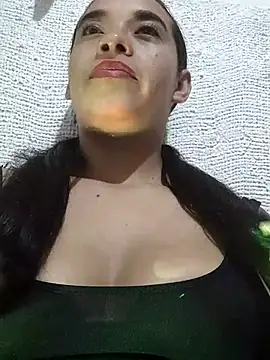 Snapshot of Valenn_fernandez chatting on April 13, 2026, 11:10 pm Valenn fernandez online show from April 13, 2026, 11:10 pm