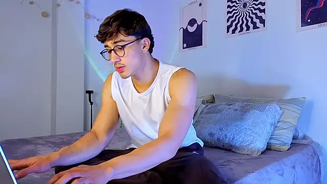 LatinReall online show from September 18, 2025, 12:12 am