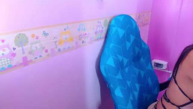 Snapshot of EMMA_ROGGER chatting on September 11, 2025, 5:24 pm EMMA ROGGER online show from September 11, 2025, 5:24 pm