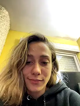 Snapshot of blond-96 chatting on October 27, 2025, 9:02 am blond-96 online show from October 27, 2025, 9:02 am