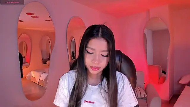 Snapshot of SophieHouston_ chatting on May 8, 2026, 3:12 am SophieHouston online show from May 8, 2026, 3:12 am