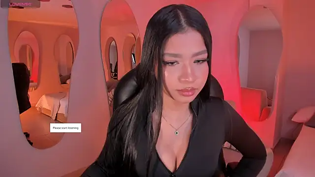 Snapshot of SophieHouston_ chatting on May 9, 2026, 2:39 am SophieHouston online show from May 9, 2026, 2:39 am