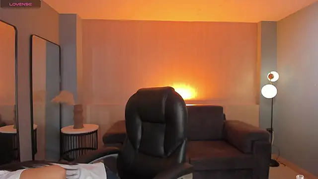 Snapshot of SophieHouston_ chatting on June 5, 2026, 2:51 am SophieHouston online show from June 5, 2026, 2:51 am
