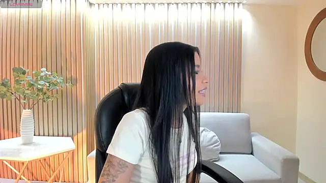 Snapshot of SophieHouston_ chatting on June 12, 2026, 1:59 am SophieHouston online show from June 12, 2026, 1:59 am