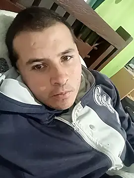 santiii   12 online show from February 4, 2026, 3:01 am