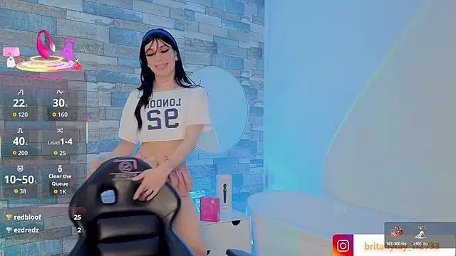 boyfox tay online show from November 28, 2025, 3:42 am