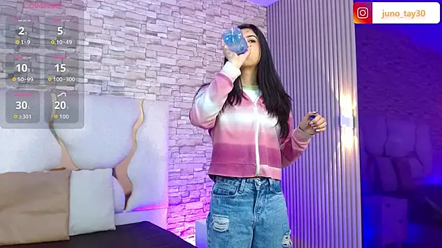 Snapshot of juno_tay chatting on November 12, 2025, 12:05 pm juno tay online show from November 12, 2025, 12:05 pm