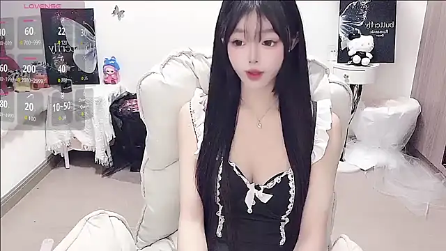 -EEBABY online show from June 8, 2026, 1:33 pm
