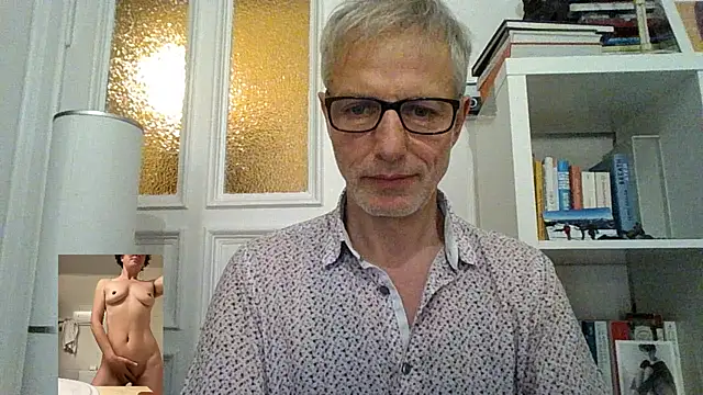 Snapshot of SexyLeon8 chatting on February 17, 2025, 9:19 pm SexyLeon8 online show from February 17, 2025, 9:19 pm