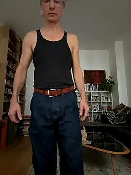 Snapshot of SexyLeon8 chatting on October 27, 2025, 7:01 am SexyLeon8 online show from October 27, 2025, 7:01 am