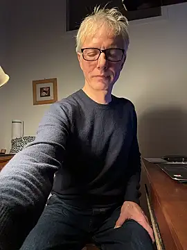 SexyLeon8 online show from January 9, 2026, 3:15 pm