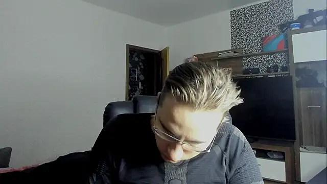 romiosabrino online show from February 1, 2026, 9:24 pm