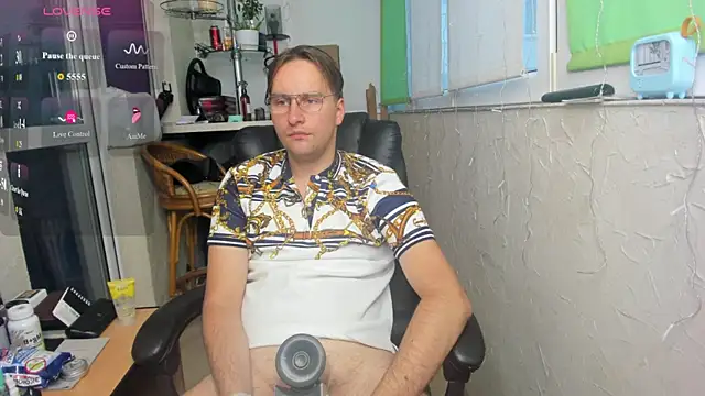 Snapshot of romiosabrino chatting on July 6, 2026, 5:37 pm romiosabrino online show from July 6, 2026, 5:37 pm