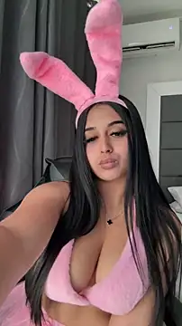 LilMisIndianx online show from April 3, 2026, 12:36 pm