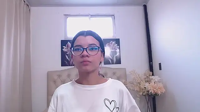 pinky f00x online show from September 10, 2025, 8:53 pm