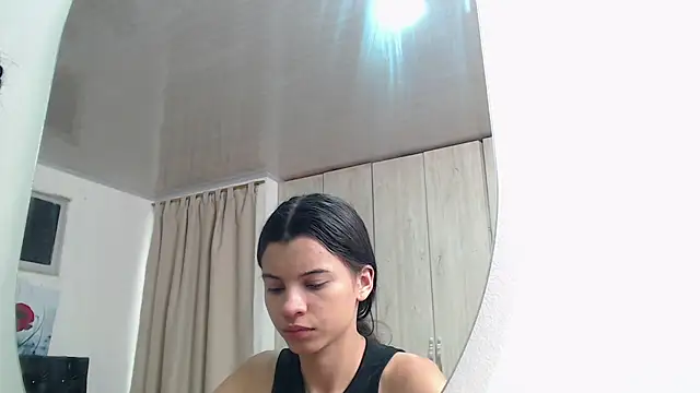 pinky f00x online show from May 1, 2026, 7:29 pm