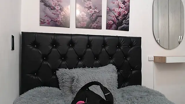 pinky f00x online show from May 23, 2026, 7:29 pm