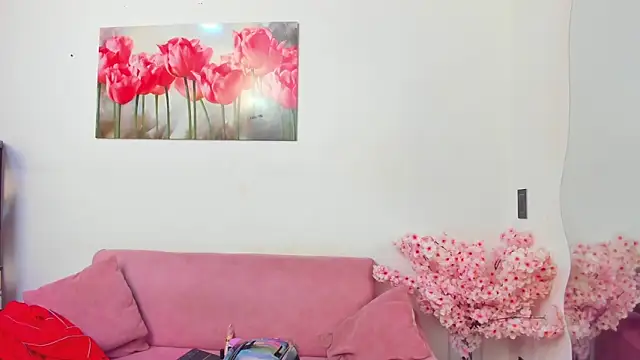 pinky f00x online show from June 5, 2026, 7:52 pm