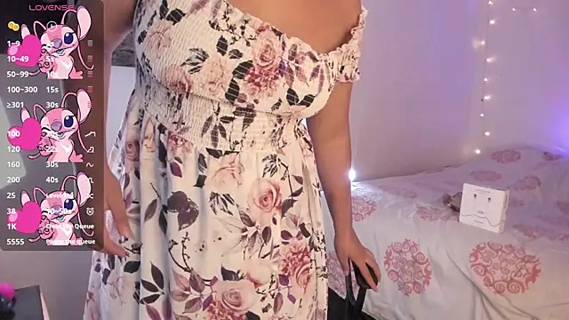 Snapshot of chloe_kisses chatting on May 28, 2026, 11:40 am chloe kisses online show from May 28, 2026, 11:40 am