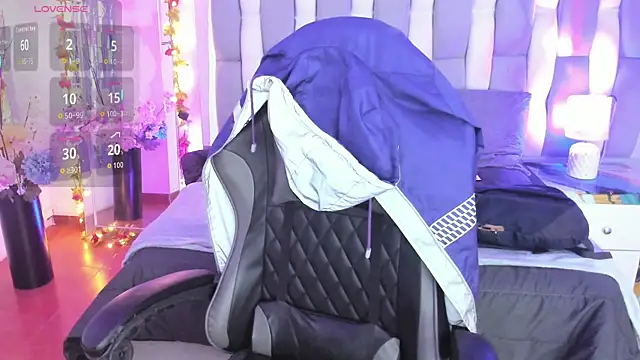 Adaara Rey online show from November 28, 2025, 7:49 pm