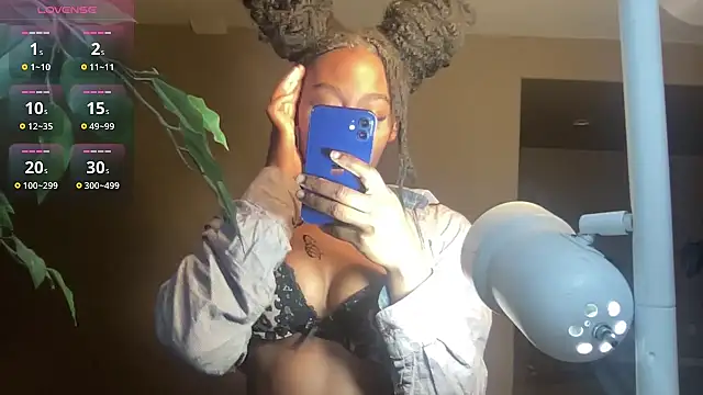 maskedgirl5005 online show from September 13, 2025, 9:58 pm