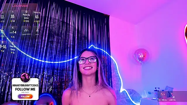 MaryAnneeXOO online show from May 12, 2026, 5:15 am