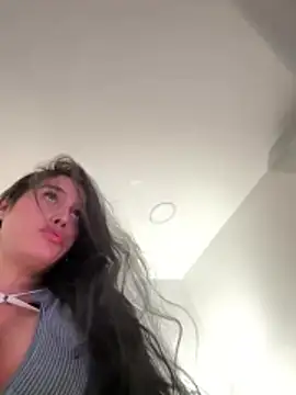 Snapshot of Bella__Wood chatting on July 12, 2026, 7:16 pm Bella Wood online show from July 12, 2026, 7:16 pm