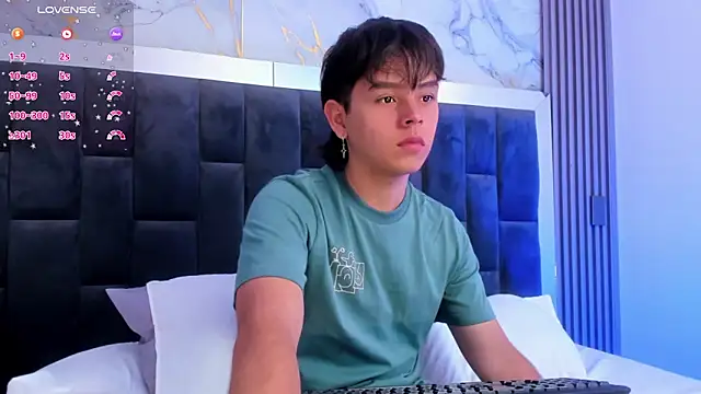 Snapshot of nico_leroy chatting on September 10, 2025, 10:21 pm nico leroy online show from September 10, 2025, 10:21 pm