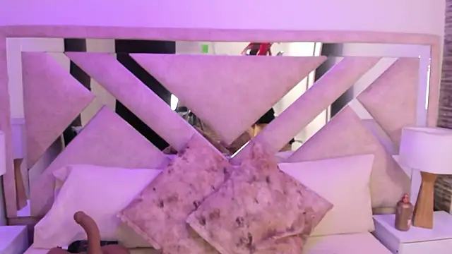 ximena vasquez8 online show from December 14, 2025, 1:22 am