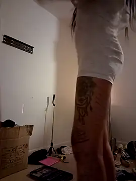 Snapshot of Tannedtattooed69 chatting on February 3, 2026, 7:02 am Tannedtattooed69 online show from February 3, 2026, 7:02 am