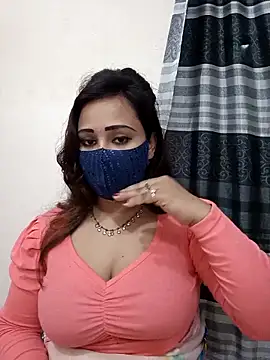 Snapshot of Mow_955 chatting on October 7, 2025, 6:49 pm Mow 955 online show from October 7, 2025, 6:49 pm