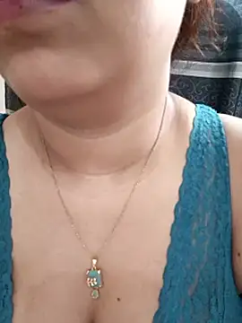 Snapshot of Mow_955 chatting on October 22, 2025, 6:35 am Mow 955 online show from October 22, 2025, 6:35 am