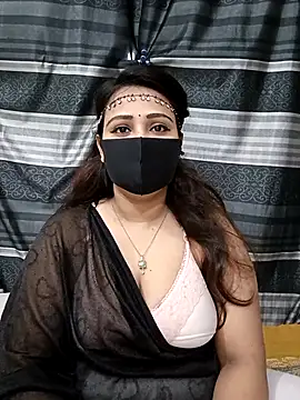 Snapshot of Mow_955 chatting on October 31, 2025, 6:31 pm Mow 955 online show from October 31, 2025, 6:31 pm