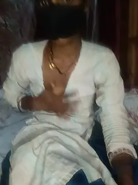 Snapshot of Babhi_Love chatting on August 4, 2026, 6:32 pm Babhi Love online show from August 4, 2026, 6:32 pm