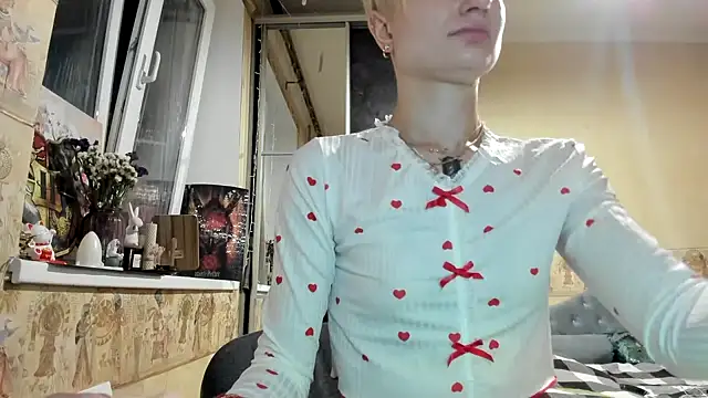 Snapshot of WatsonMi chatting on September 14, 2025, 3:00 pm WatsonMi online show from September 14, 2025, 3:00 pm