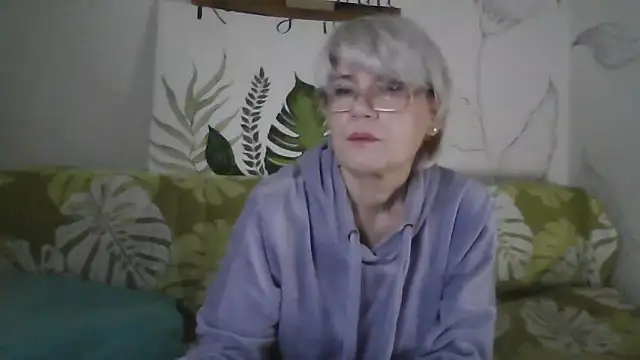 Catty Lady online show from December 14, 2025, 6:56 pm