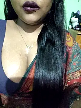 Snapshot of JIYA-04 chatting on March 19, 2026, 6:23 pm JIYA-04 online show from March 19, 2026, 6:23 pm