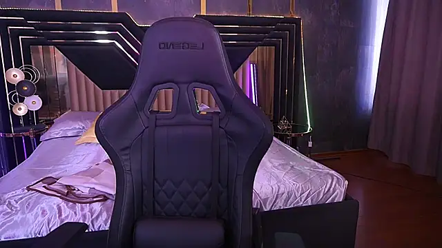 Snapshot of EviLune chatting on September 14, 2025, 6:23 am EviLune online show from September 14, 2025, 6:23 am