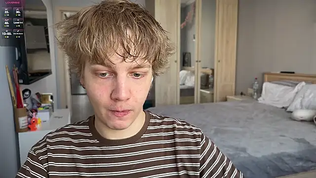 Snapshot of olivertasty chatting on July 12, 2026, 3:47 pm olivertasty online show from July 12, 2026, 3:47 pm