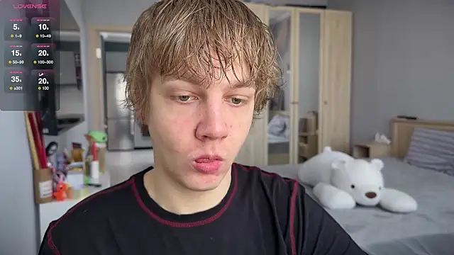 Snapshot of olivertasty chatting on July 18, 2026, 12:53 pm olivertasty online show from July 18, 2026, 12:53 pm
