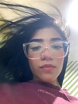 Snapshot of ElaRose_12 chatting on October 4, 2025, 8:40 pm ElaRose 12 online show from October 4, 2025, 8:40 pm