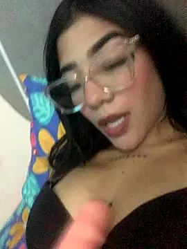 Snapshot of ElaRose_12 chatting on November 5, 2025, 7:03 pm ElaRose 12 online show from November 5, 2025, 7:03 pm