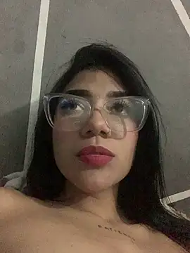 Snapshot of ElaRose_12 chatting on November 18, 2025, 11:26 pm ElaRose 12 online show from November 18, 2025, 11:26 pm