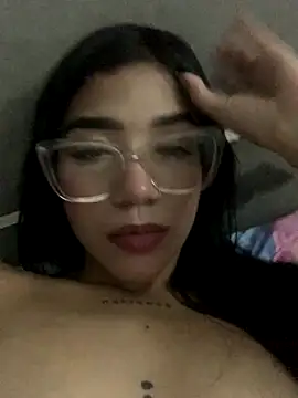 Snapshot of ElaRose_12 chatting on November 21, 2025, 10:19 pm ElaRose 12 online show from November 21, 2025, 10:19 pm