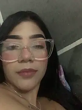 Snapshot of ElaRose_12 chatting on November 25, 2025, 6:52 pm ElaRose 12 online show from November 25, 2025, 6:52 pm