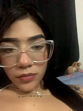 Snapshot of ElaRose_12 chatting on November 28, 2025, 7:38 pm ElaRose 12 online show from November 28, 2025, 7:38 pm