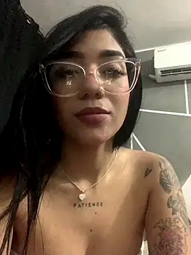 ElaRose 12 online show from December 20, 2025, 9:33 pm