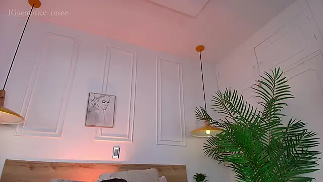 Mariee rosee online show from August 1, 2026, 11:25 pm
